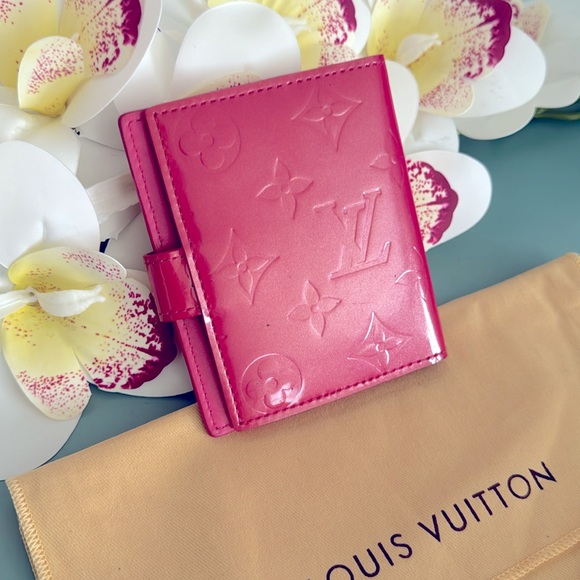 LV Card Holder - Picture 3 of 9